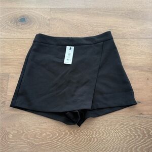 Dynamite Black Women's skort